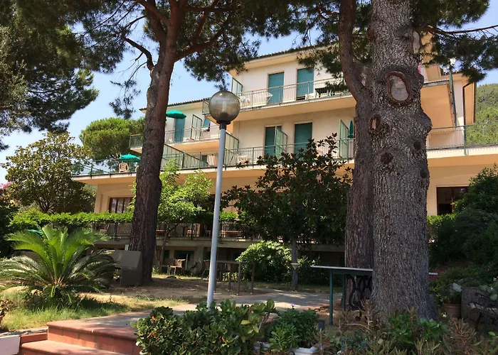 La Vignetta Aparthotel 3*
