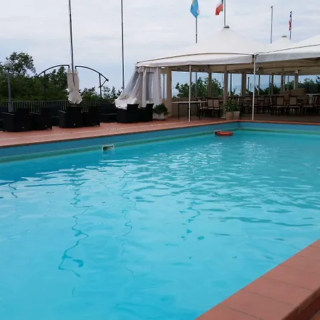 Lejlighedshotel La Vignetta 3*