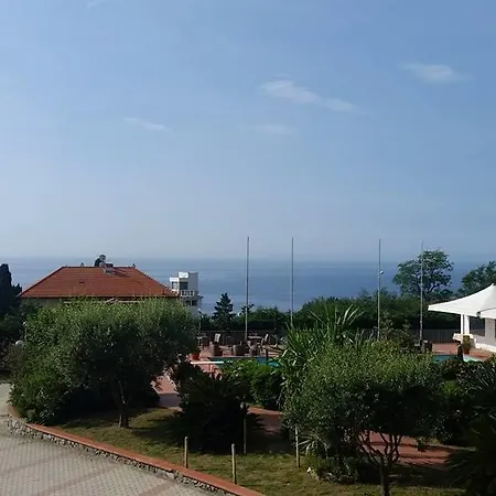 La Vignetta 3* فاراتسي